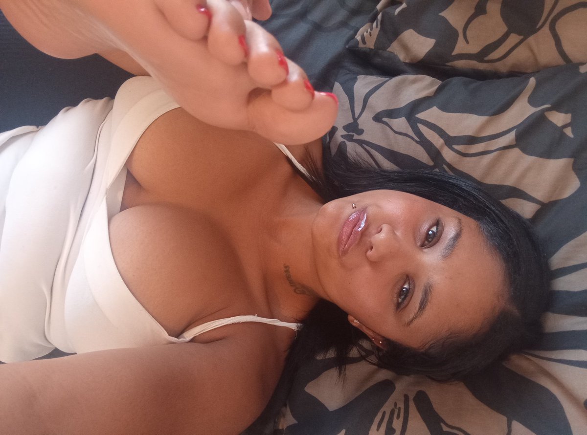 #FeetByCoco👅💦 tweet media