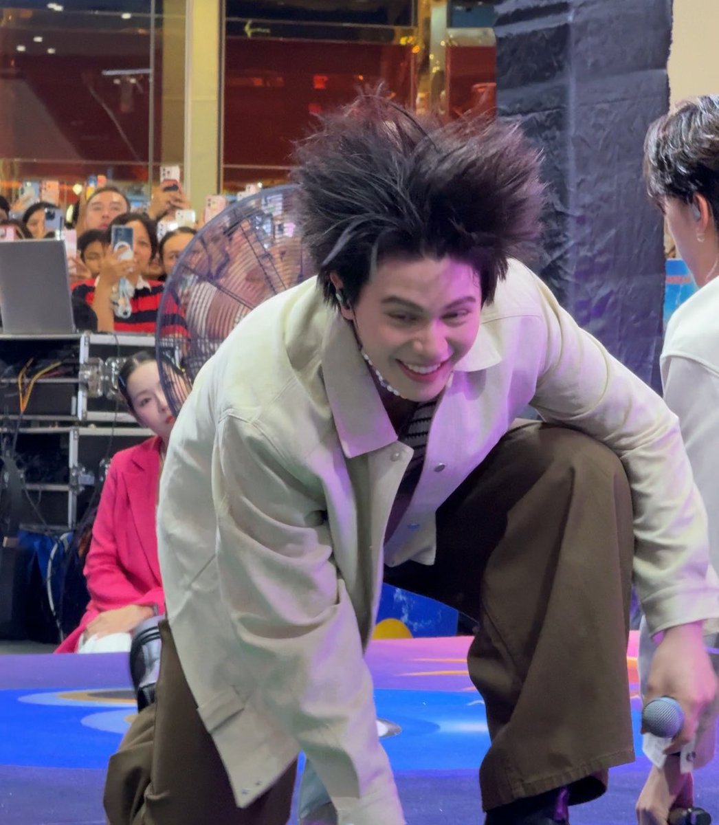 stxrlight. tweet media