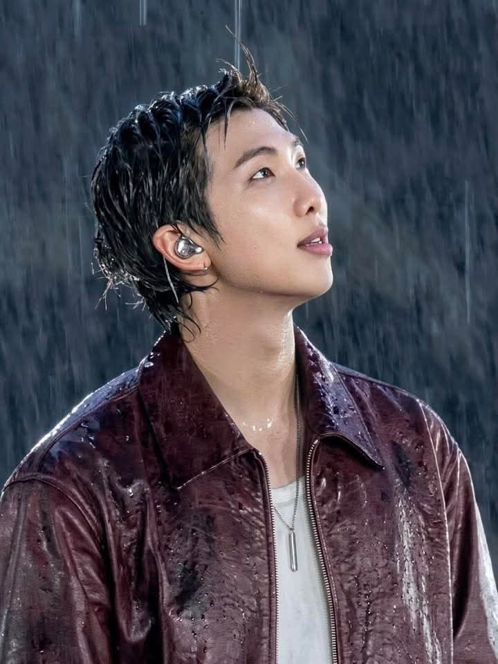 SoWooZooBora's tweet photo. 와 이사진 너무 머시써 😍😍😍
#RM #BTSRM #김남준 #RM_OurEternalHome #AlwaysWithRM https://t.co/U5663ArIhG