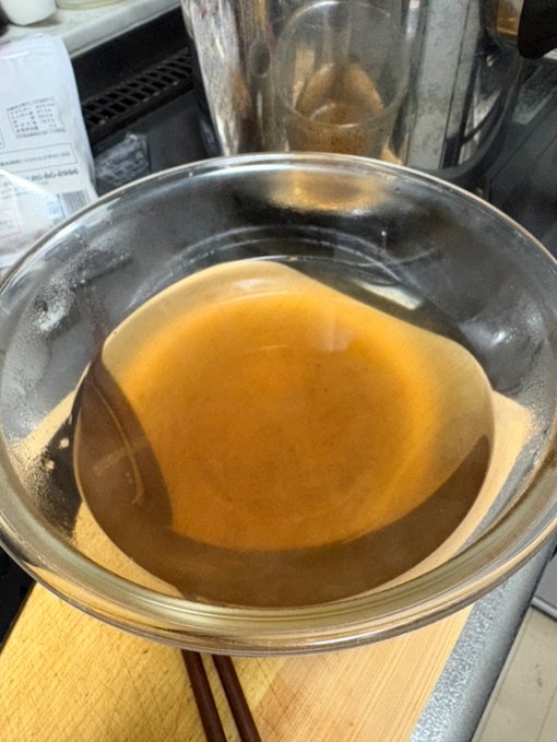 きのこでダシとってみたけど煮干しカツオ節昆布ダシスープとめちゃくちゃ合うな 今後もやっていきたい 