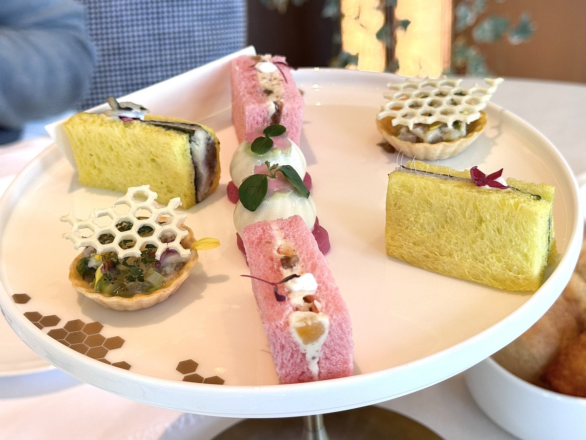 限界OLの裏側 tweet media