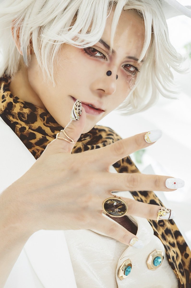 【第五人格 / IdentityV / cosplay】

探鉱者/ノートン・キャンベル
  
   🌹🐆輝ける一匹狼🪶🌹

大好きりずんネイル‼️デザイン最高‼️

🧲:キア 📷:マリ
イメージネイル💅:rizun