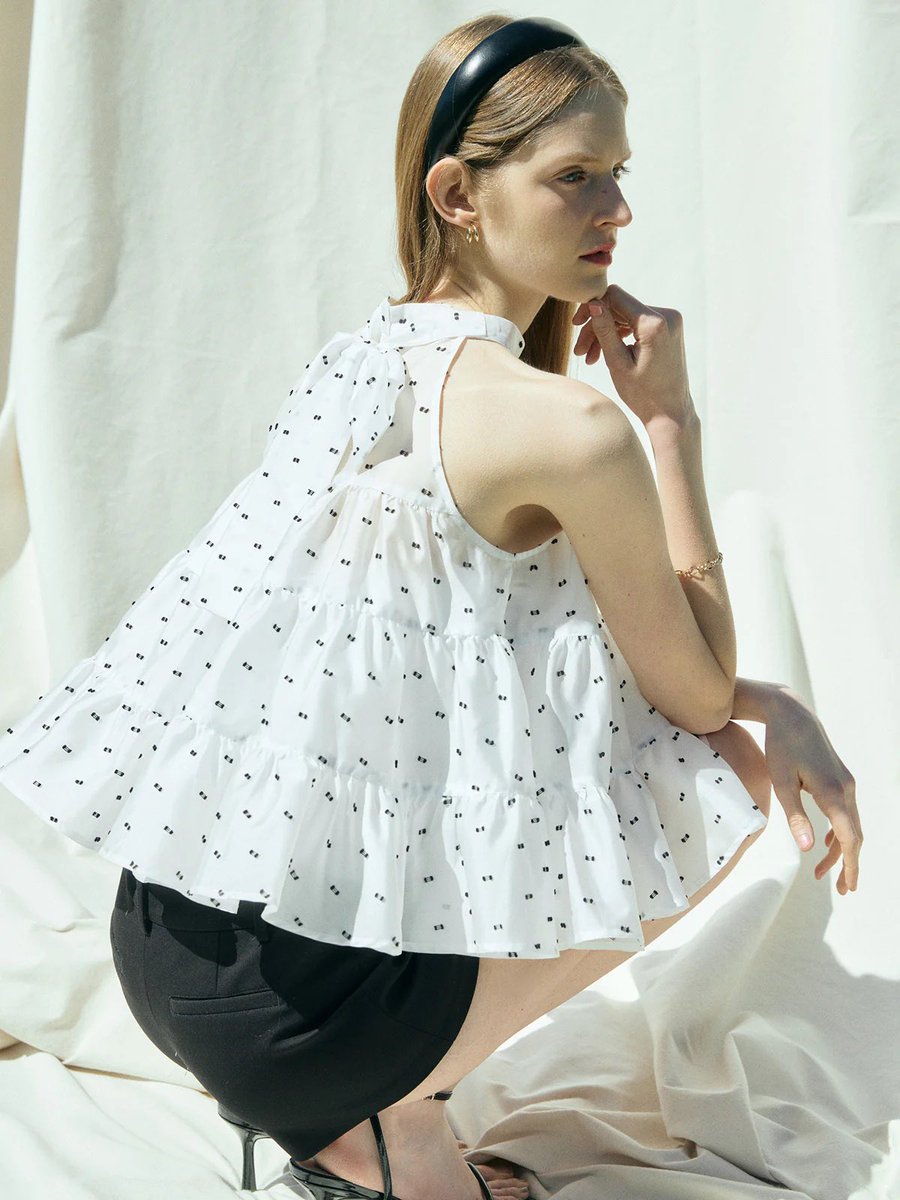 pooler6sw's tweet image. エイミーのトップスが可愛すぎて早く夏が来て欲しい〜☀️着映えするから自撮りも盛れる🩶
着丈短めでスタイルアップしてくれるのも嬉しい！#eimyistoire  #gift