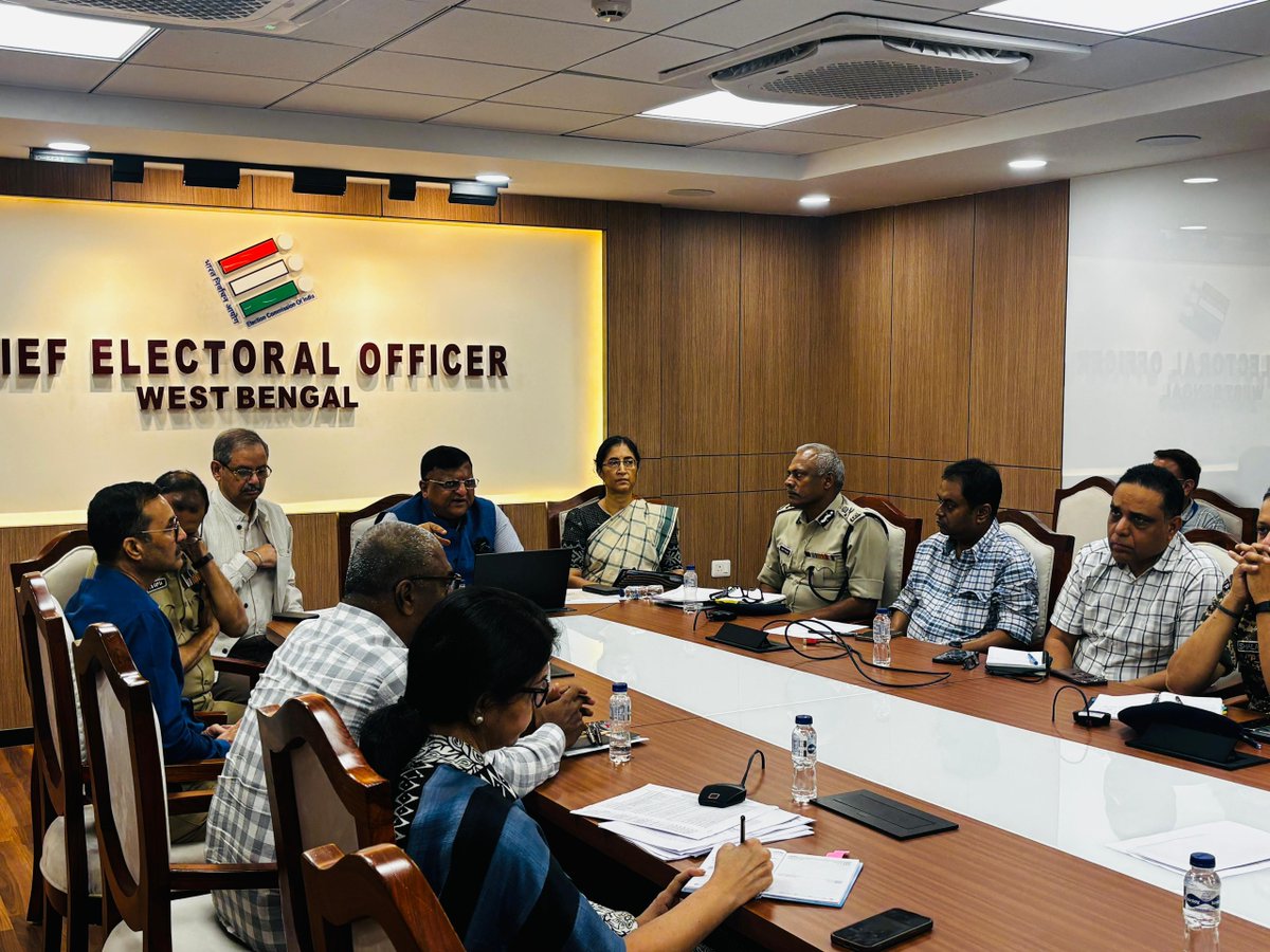 CEOWestBengal's tweet image. CEO West Bengal conducting a meeting in presence of CS, Home Secretary, DGP, CP, SPNO &amp;amp; iG CAPF and other Officers regarding Law &amp;amp; order, webcasting planning &amp;amp; key points of the state for the upcoming WBLA Elections 2026 at CEO office, today.
#WBLA2026 #Meeting 
@ECISVEEP