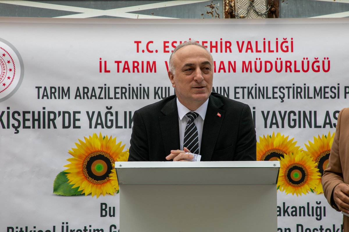 EskHaberler's tweet image. Eskişehir’de Üreticiye Ayçiçeği Tohumu Desteği eskisehirdenhaberler.com/haber/eskisehi… #Eskişehir #Ayçiçeği #Tohum Desteği #Tarım #Üretici #Tarımsal Destekleme #Çiftçi #Yerel Ekonomi