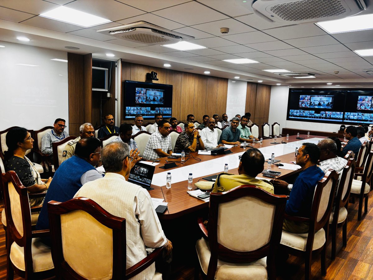 CEOWestBengal's tweet image. CEO West Bengal conducting a meeting in presence of CS, Home Secretary, DGP, CP, SPNO &amp;amp; iG CAPF and other Officers regarding Law &amp;amp; order, webcasting planning &amp;amp; key points of the state for the upcoming WBLA Elections 2026 at CEO office, today.
#WBLA2026 #Meeting 
@ECISVEEP