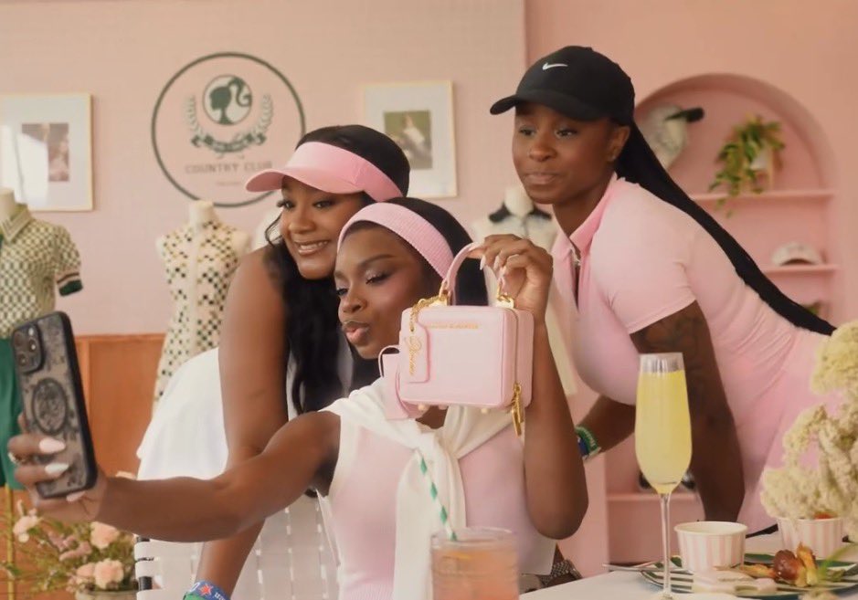 MoneybagMo tweet media