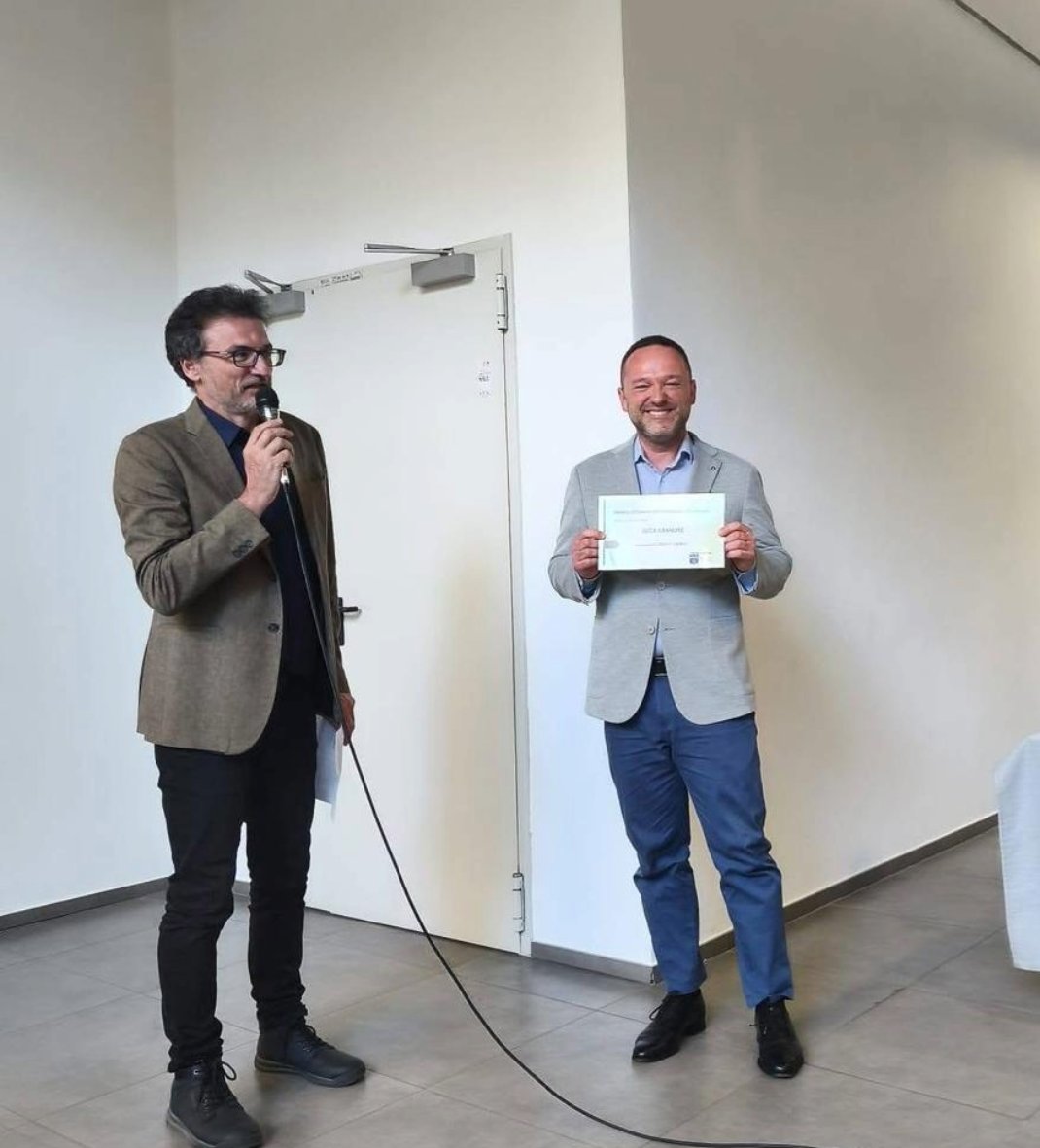 Valchisone2's tweet photo. Scrittore pinerolese Luca Libanore premiato a Cagliari https://t.co/LiTmtmEEVz https://t.co/FF8nN07fBD