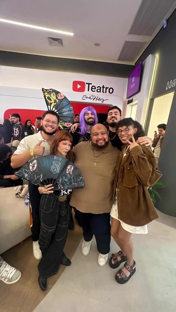 canalelvissena's tweet photo. ser fã da @diaestudio é algo especial, minha família #SuperPoc, minha família de @pravarilovers 🌟💖✨ https://t.co/2aif0N3kMT