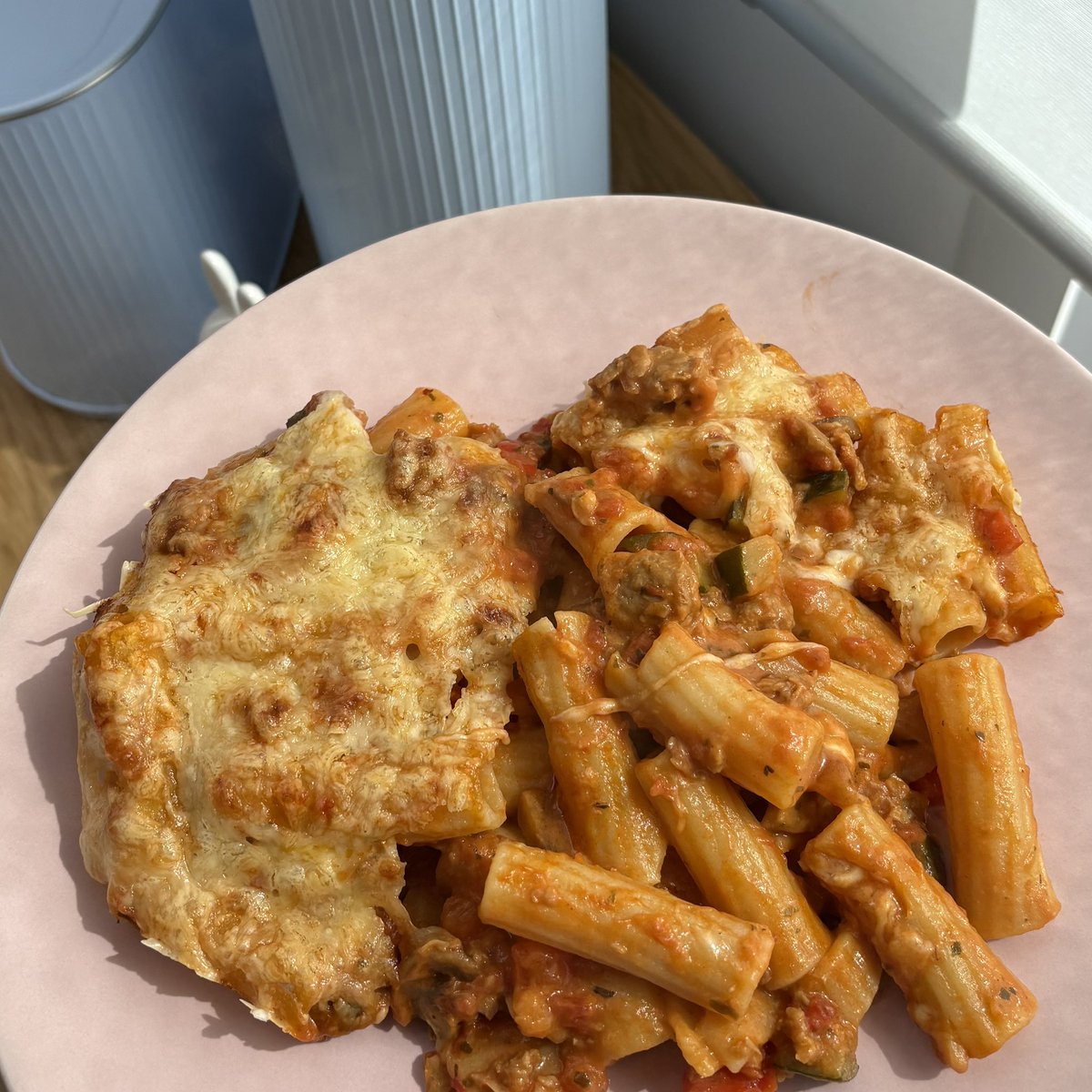 sftcls's tweet photo. me and my pasta bake against the world https://t.co/qmVOSOH72Z