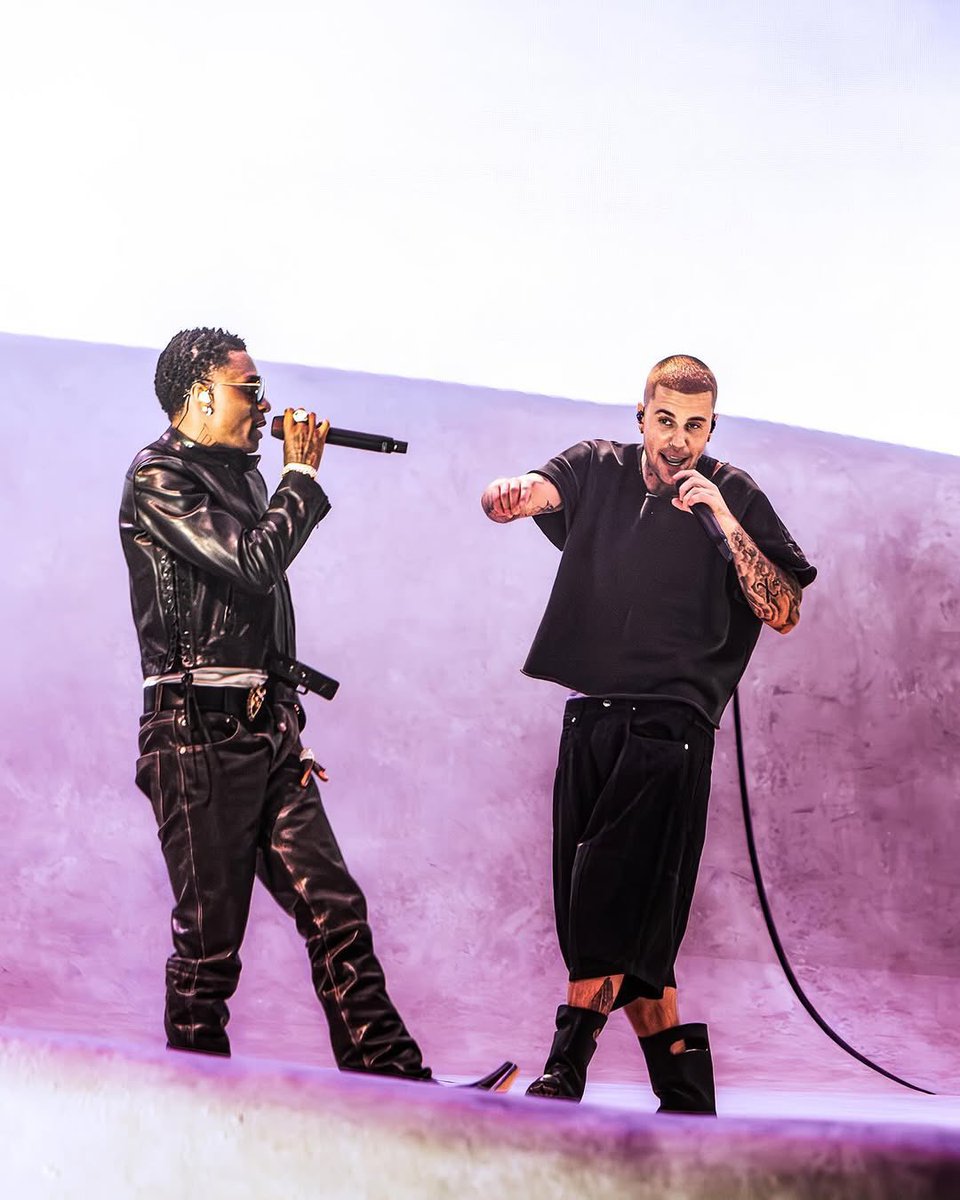 wizkid ESSENCE RMX with Justin bieber received over 177k streams on spotify yesterday

— its biggest streaming day since 2022