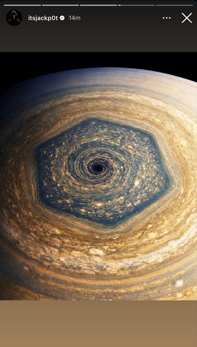 seungt0phyun's tweet image. JACKPOT via instagram 👁️🪐

Studio54 MV frame, this confirms T.O.P’s love for space and one of the many meanings of the mv’s beautiful shots ✨

#TOP #TTTOP #최승현 #탑 #AnotherDimension