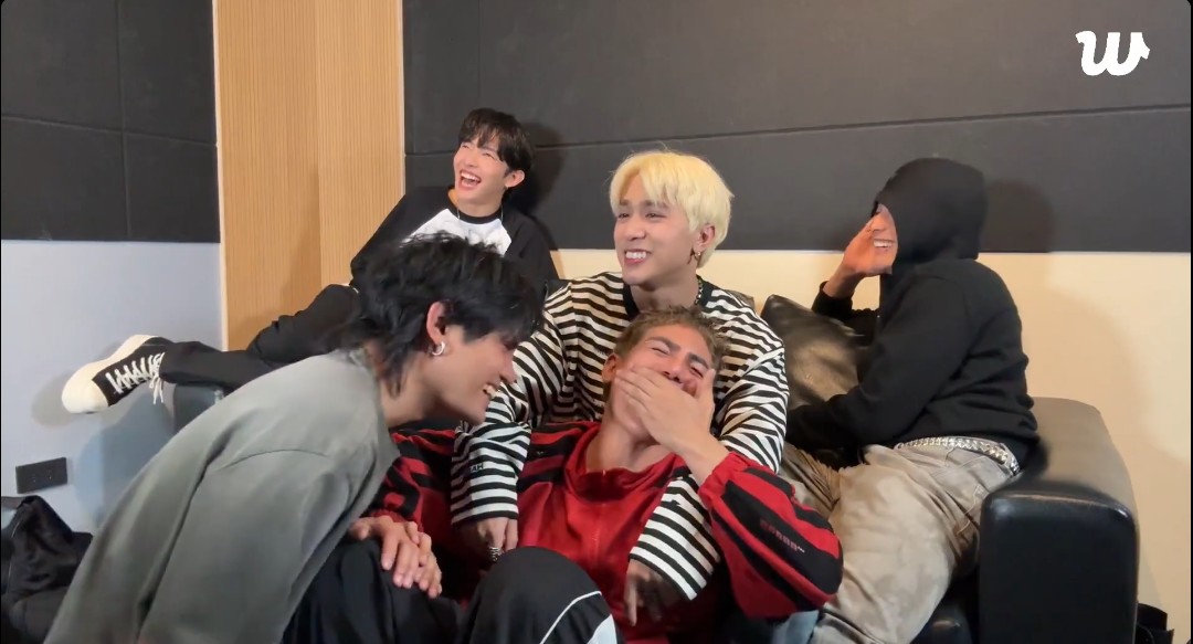 Iris_CWing tweet media