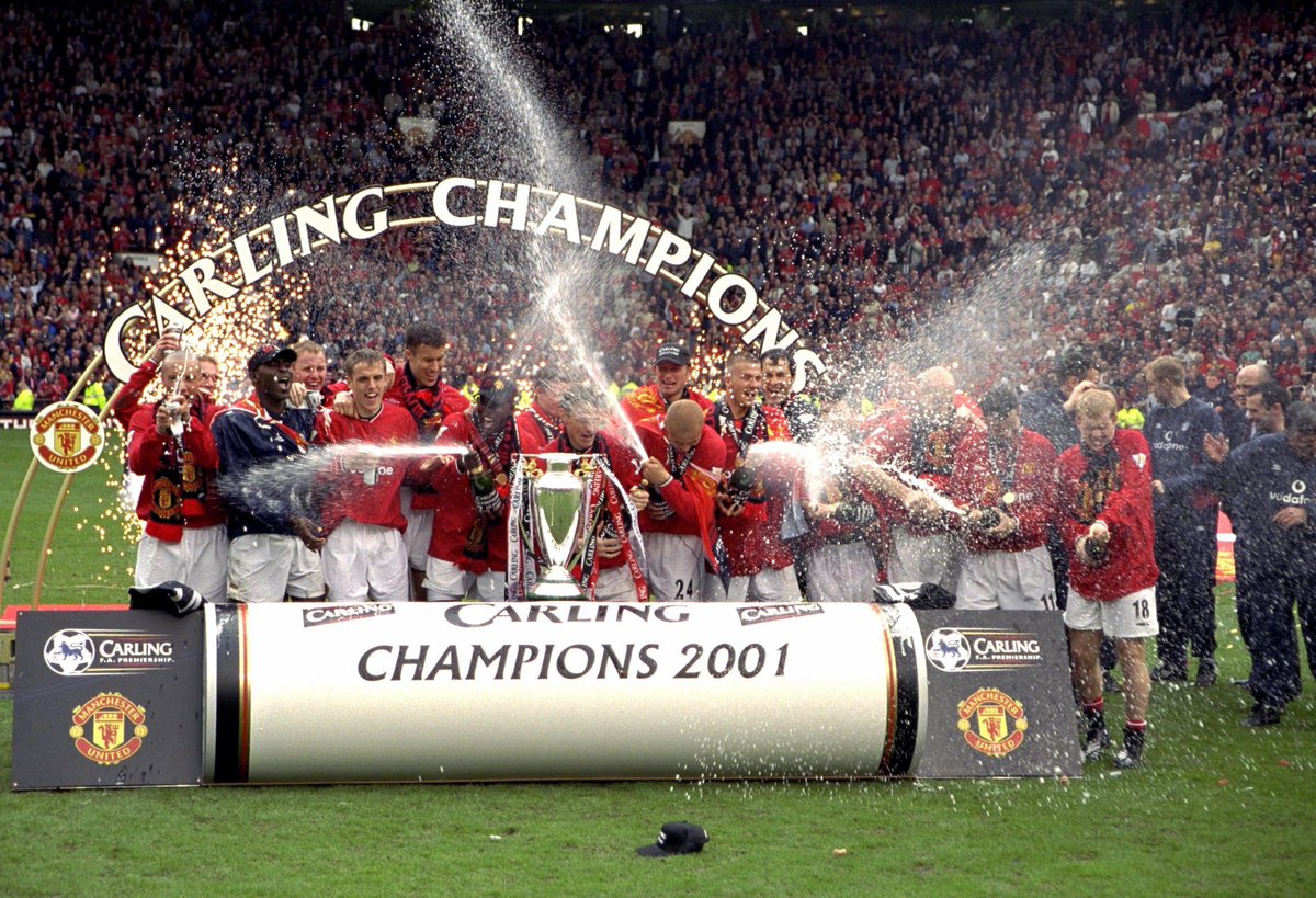 2001 Live tweet media