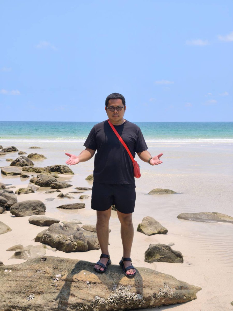 Sumethprommasa1's tweet photo. ร้อน คนไม่ใช่หุ่นยนต์ https://t.co/BusgEoQf53