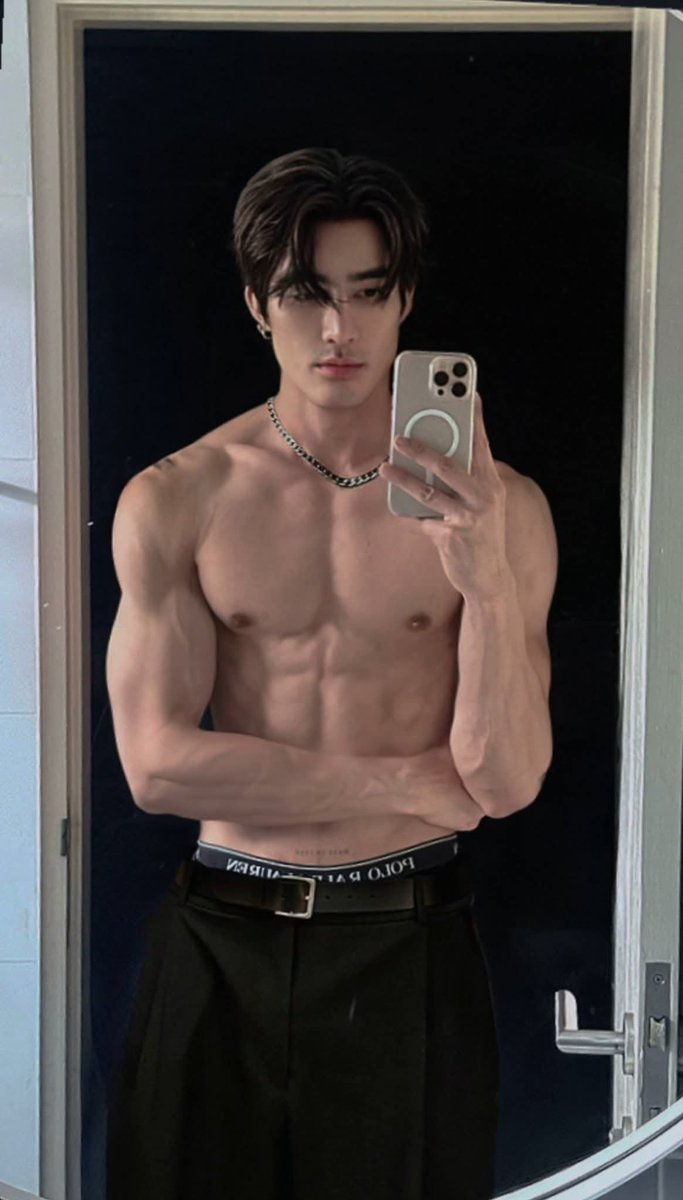 shadow_s23's tweet image. Kinda missing him👉🏻👈🏻 
#EarthPirapat