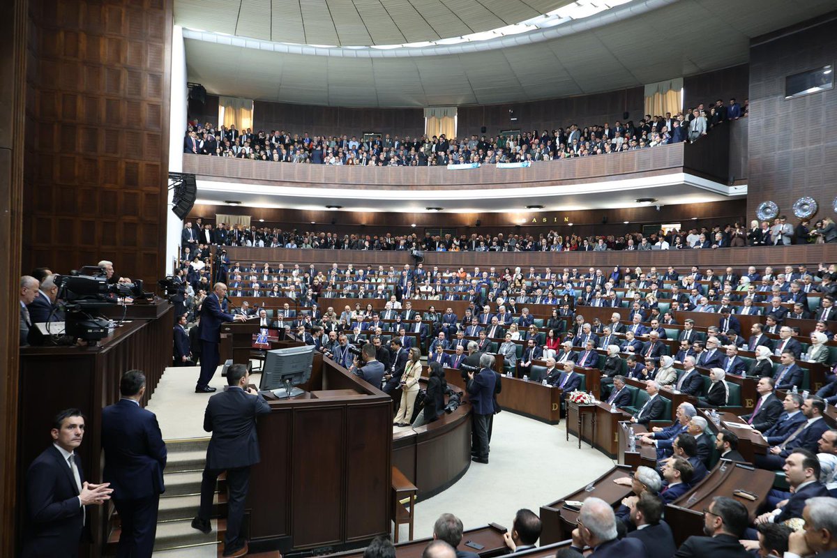 📍TBMM 

AK Parti TBMM Grup Toplantımızı  Cumhurbaşkanımız, Genel Başkanımız Sayın <a href="/RTErdogan/">Recep Tayyip Erdoğan</a>’ın riyasetinde gerçekleştirdik.

Milletimizin beklentilerini, Türkiye Yüzyılı hedeflerimizi ve önümüzdeki döneme dair yol haritamızı istişare ettiğimiz toplantımızın hayırlara vesile