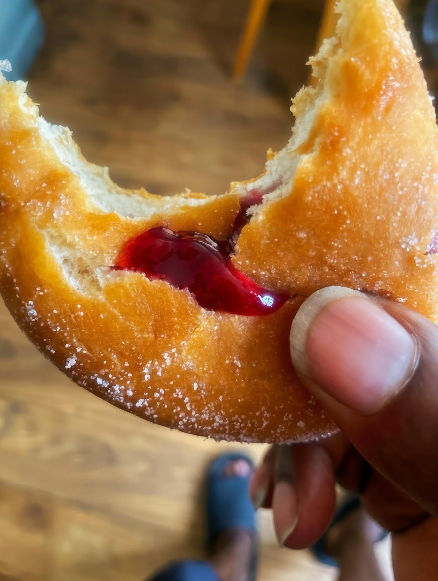 eljefenso's tweet image. Been a long time 

A little doughnut 🍩 won’t hurt

#Sweet Cravings