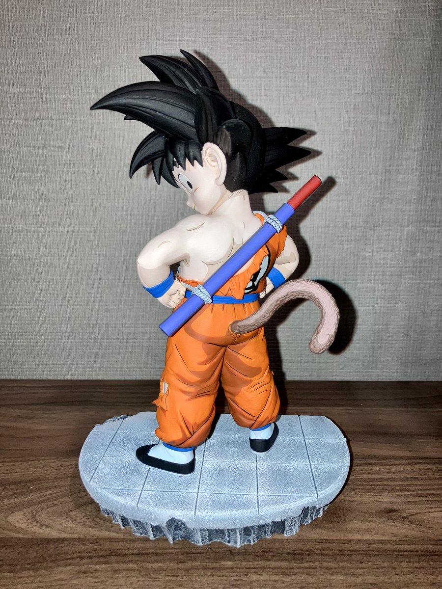 レナス tweet media