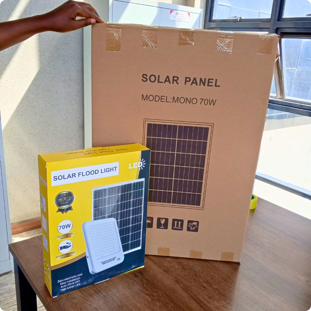 dong_solar's tweet image. 💡 Say goodbye to dark spaces! 🌙

The 500W Solar Flood Light (Daylight White) delivers:
🌞 Solar efficiency
🔋 Long-lasting 
🌧️ All-weather durability
Perfect for homes &amp;amp; large outdoor areas
💰 KES 17,000
📞 0113106275
🛒 link.dongsolar.co.ke/500WFLOOD
#SolarFloodLights #DongSolar