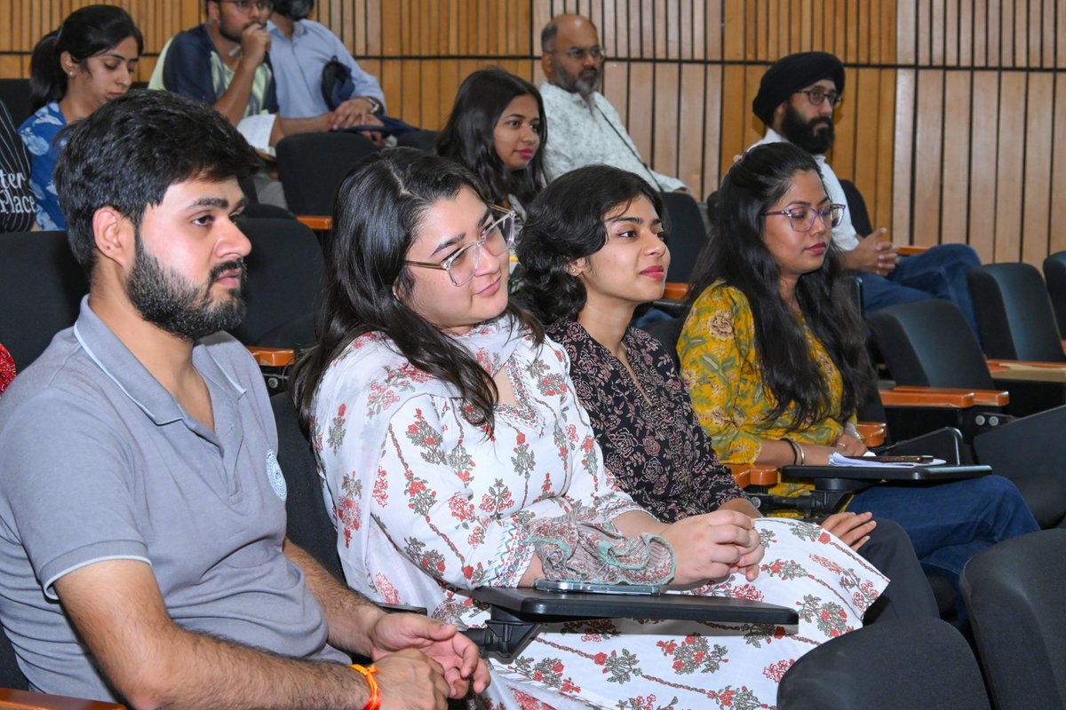 DoMS_IITKanpur's tweet image. The seminar explored how AI is reshaping research, redefining novelty, and guiding doctoral journeys in disruptive times. 
Insightful, practical, and thought-provoking—thank you for the inspiring session!
#Seminar #Innovation #Novelty #AIinResearch #IITK @IITKanpur