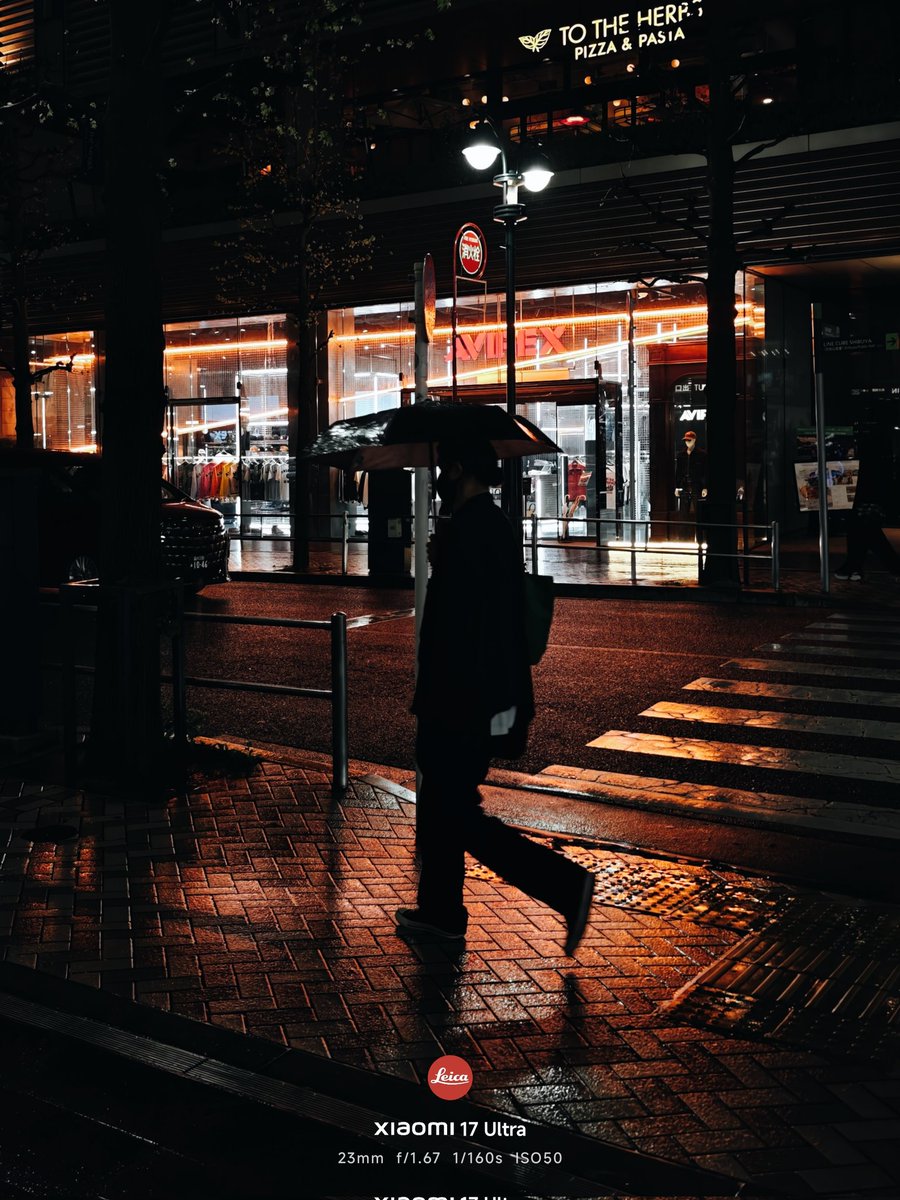 Huilgol's tweet image. #Tokyo looks more beautiful when it rains! #Xiaomi17Ultra