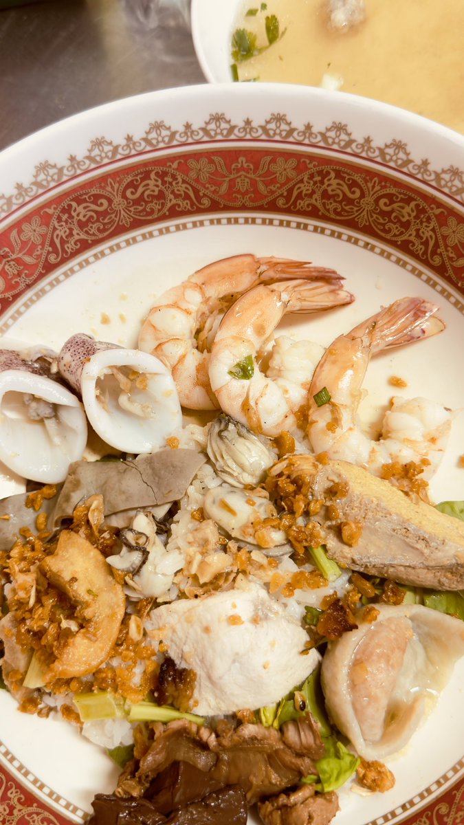 mewmew_meeowwww's tweet image. ปิดทริปที่ ข้าวต้มแห้ง สมภพข้าวต้มปลาหน้าเก๋ง เครื่องแน่นๆ ข้าวน้อยๆ ถูกใจที่สุด 😋😋
@praiinaam @kobdanG 

#foodies