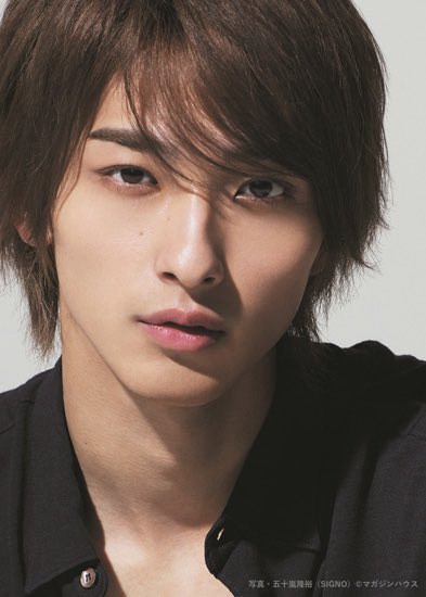 Yasagure_tokyo's tweet photo. 男性は頬が丸いよりコケてるくらいが色気あってカッコいい！皮膚も厚いし毛穴も開き気味な人が多いから、モフィウスでガンガン引き締めるのが合うと言ってます！ https://t.co/iUX1t96QJ7