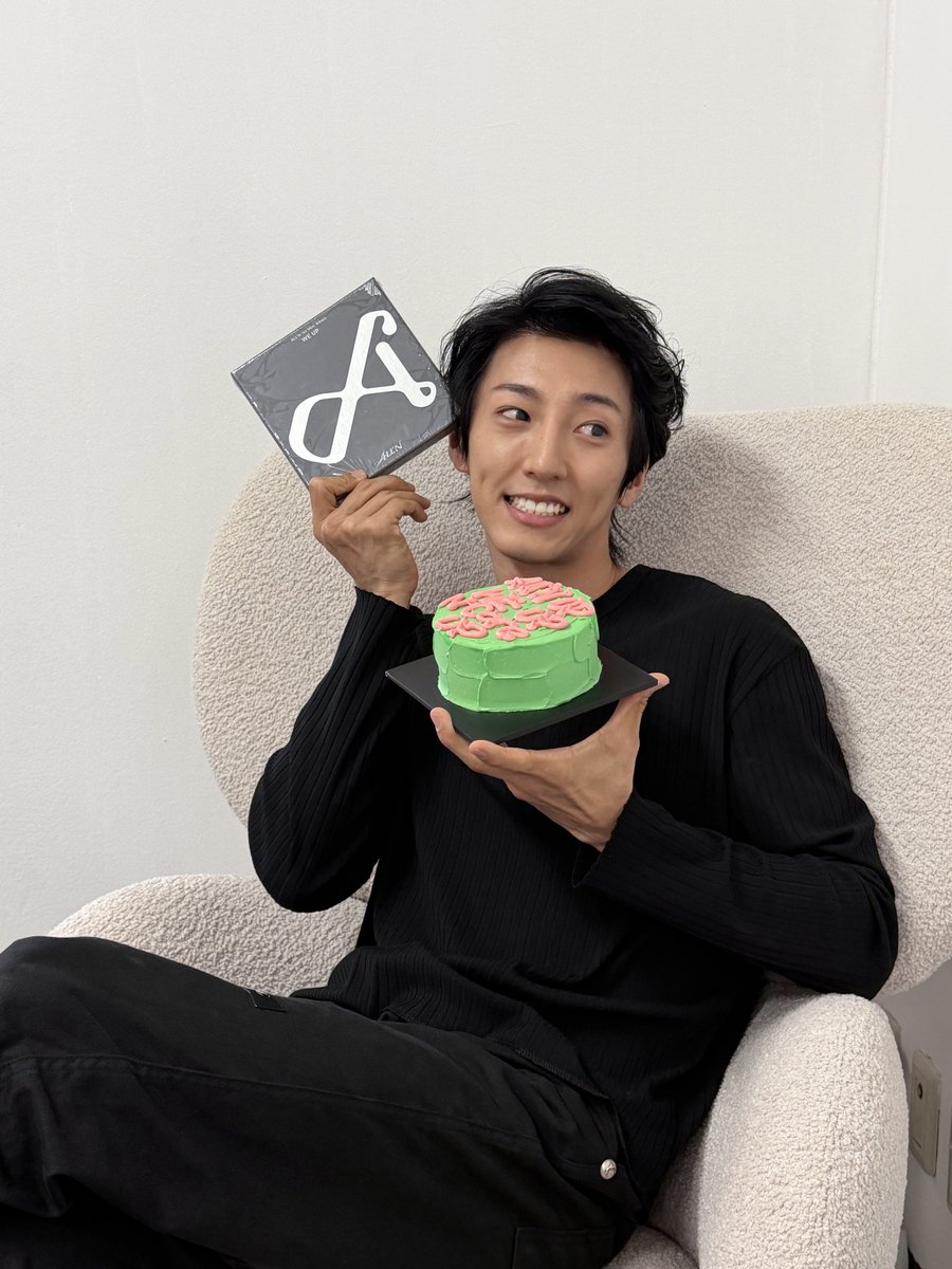 alln_artist's tweet photo. [🎻]

N’Core! 드디어 제 첫 싱글 앨범이 나왔어요🔥
많은 관심 부탁해요!

N’Core! Finally, my first single album is out 🔥
Please show a lot of interest!

#ALLN #올린
#we_up #Ncore https://t.co/3itwScrINH