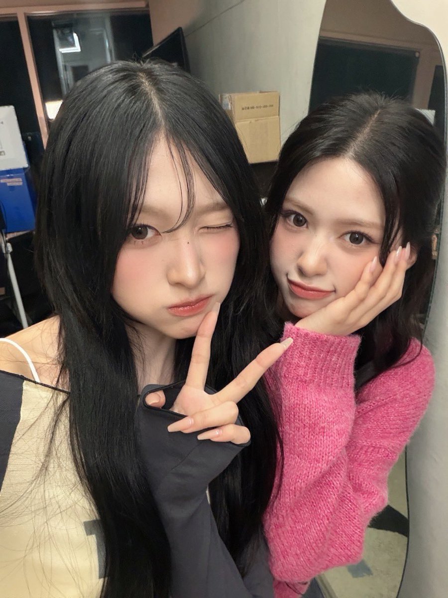 RESCENEofficial's tweet image. [📢]

리센느의 Youtube 라이브 보러오세요💓
Youtube에서 만나요!🙌🏻

🔗 youtube.com/live/BFuq597SW…

#WONI #원이 #ウォニ
#LIV #리브 #リブ
#MINAMI #미나미 #ミナミ
#MAY #메이 #メイ
#ZENA #제나 #ゼナ
#RESCENE #리센느 #リセンヌ