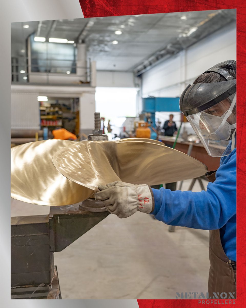 Does your propeller “sing”? The singing phenomenon creates a high-pitched noise while sailing, caused by vibrations at the trailing edge of the blades as they rotate. At Metalnox, we apply a precision technique known as “anti-singing”, which consists of slightly modifying the