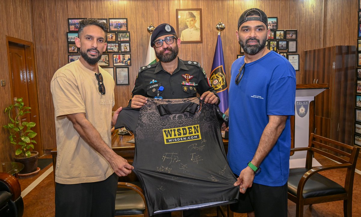 ssusindhpolice's tweet image. A delegation of Hyderabad Kingsmen players and officials visited the Special Security Unit (SSU) headquarters and commended the unit for maintaining exceptional professional standards.

#SSU | #HyderabadKingsmen | #PSL | #Karachi | #SindhPolice