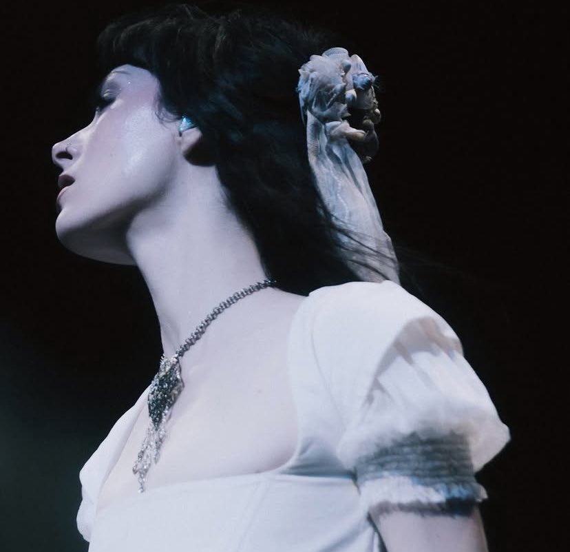 🧶 Quem é Holly Humberstone e por que você deveria escutá-la?

Uma thread explicativa sobre a cantora. 💙