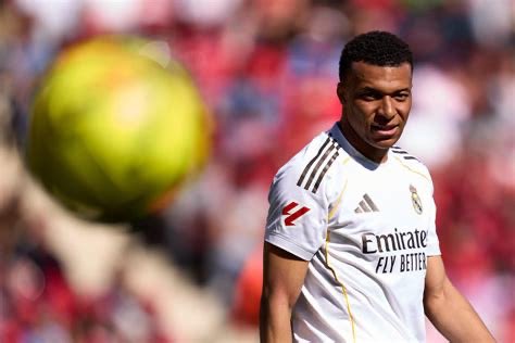 BAYERN VS REAL MADRID STATS LIST 🔴 ⚪️ 

Here’s a list of all strong hit rates for Bayern vs Real Madrid - use these for your bet builders! 👇 

✅ Kane 3+ shots (won in 14/15)
✅ Olise 3+ shots (won in 12/13)
✅ Diaz 2+ shots (won in 14/17)
✅ Gnabry 3+ shots (won in 9/10)
✅