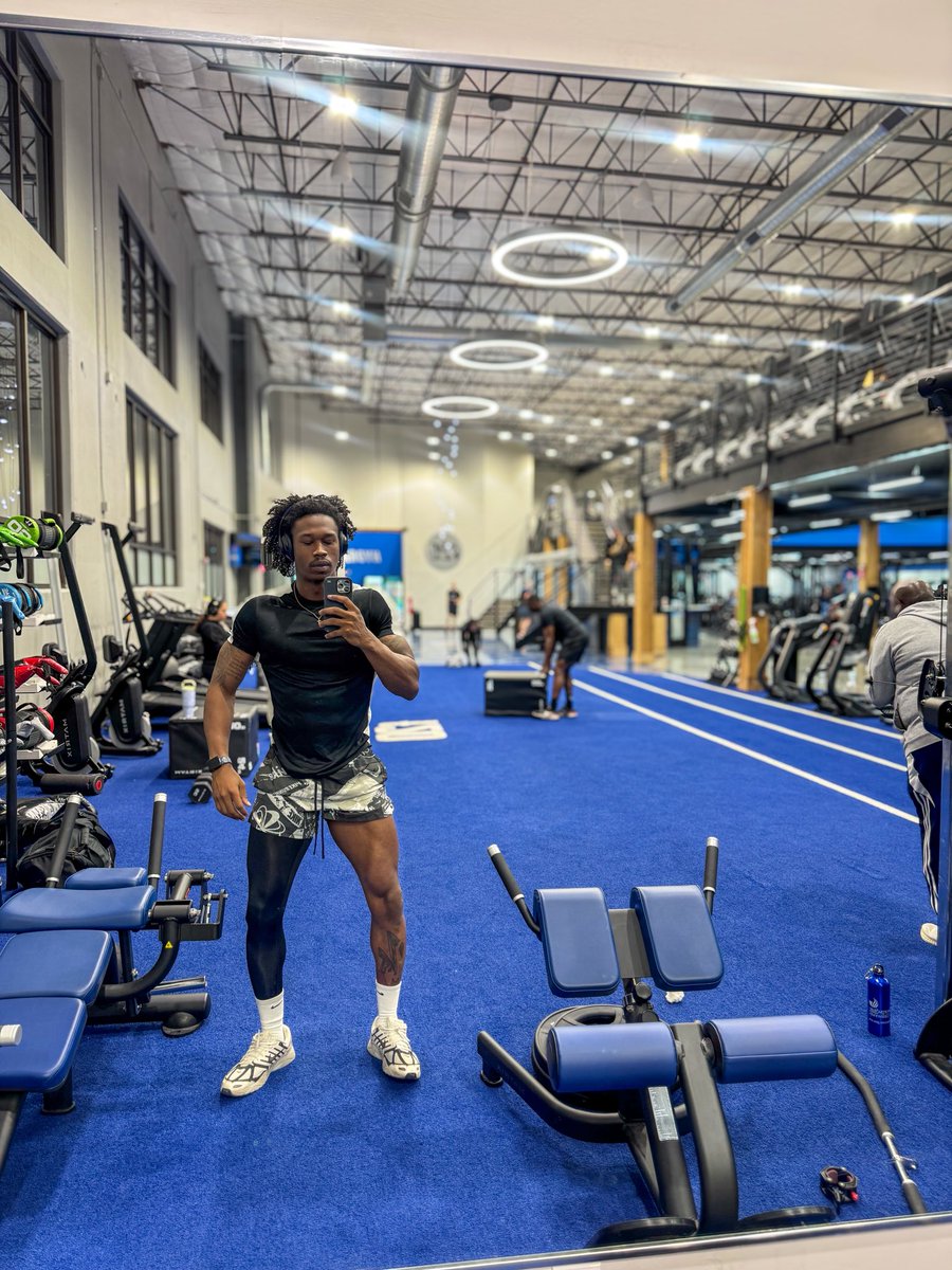 shreddedbystan's tweet image. turned out to be a helluva leg day this morning. (day 105/365) 🦵🏾

#ShreddedByStan #Workout #Fitness #Gym #LegDay