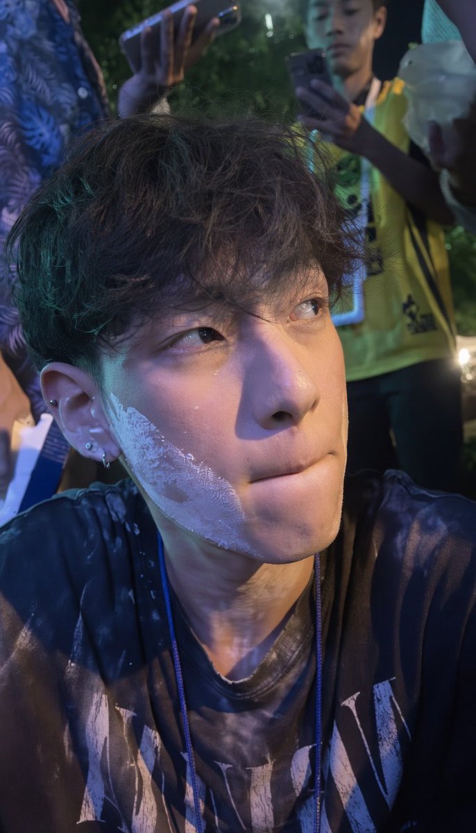 burmesebarberofficialx🇲🇲 tweet media