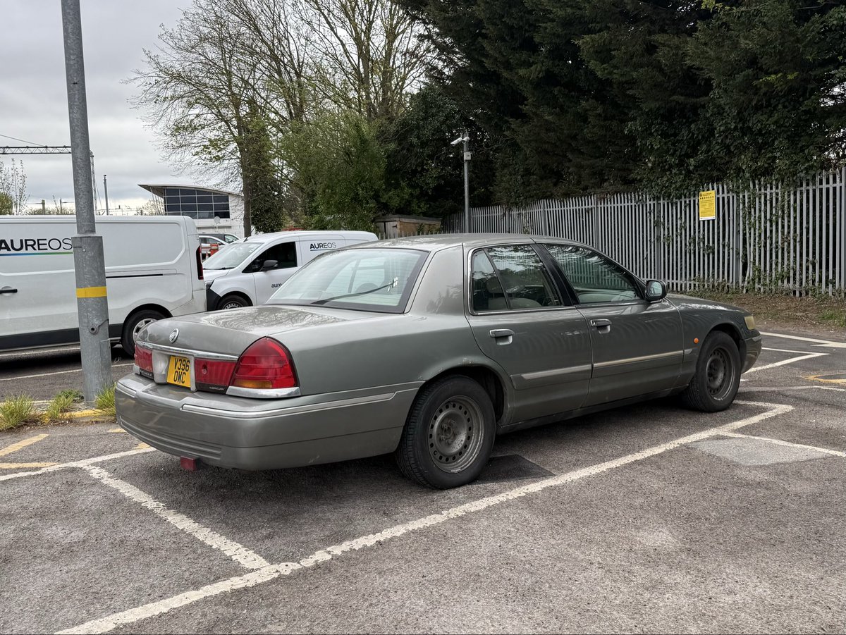 Today's unexpected spot: Mercury Marquis - the rich man's Crown Victoria