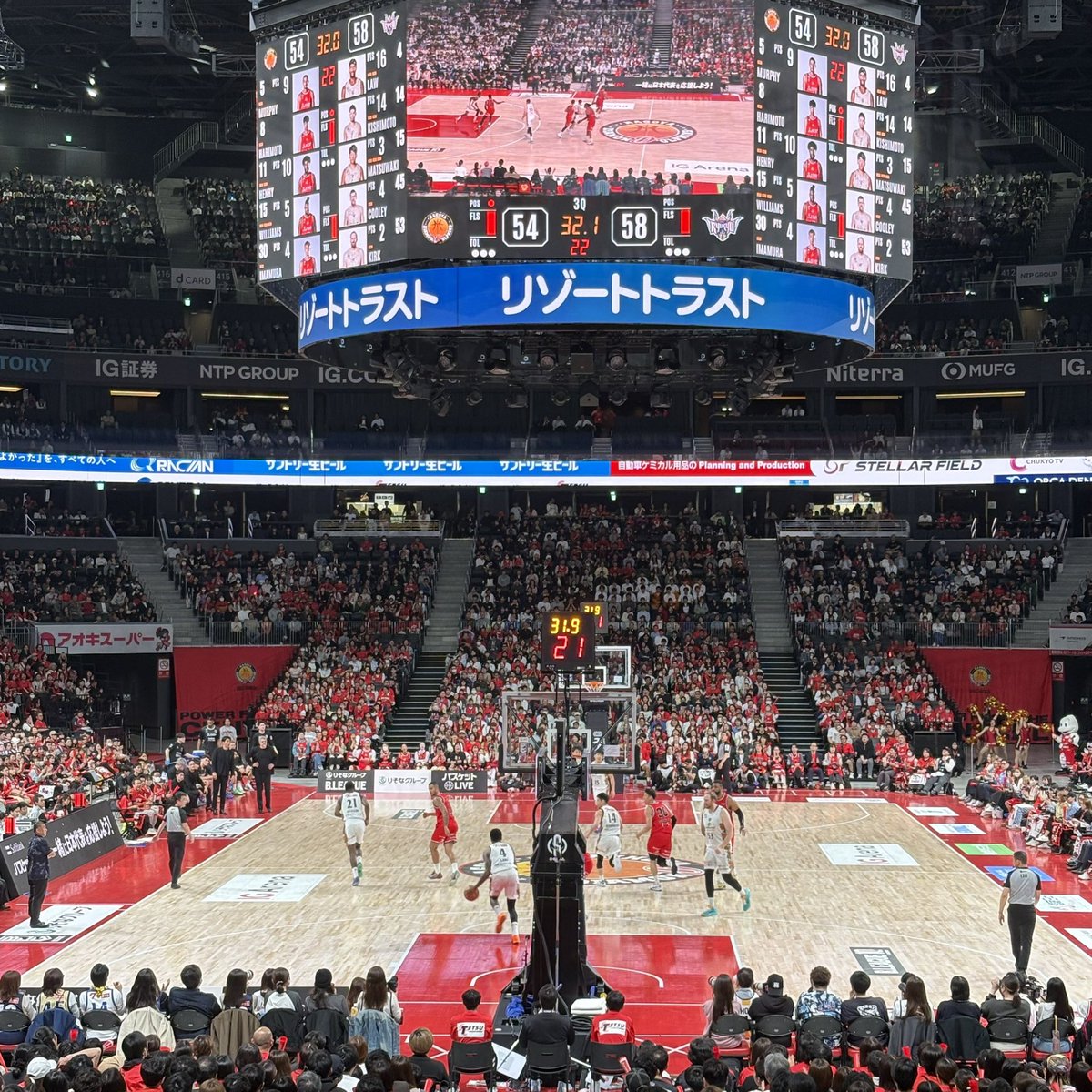 Ageless_Goods's tweet photo. 今日はハーフタイムから参戦🏀
名古屋ドルフィンズ🆚琉球ゴールデンキングス

すごい試合！！ https://t.co/BXChKPnA0M
