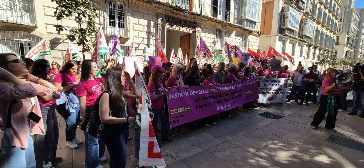 ccoomalaga's tweet photo. ✊ #PTIS de Málaga se han manifestado en la Delegación de gobierno de la Junta de Andalucía en su primera jornada de huelga

#CCOOMálaga denuncia que la Junta de Andalucía es conocedora de los incumplimientos de la empresa y no actúa

👉 https://t.co/h4yFLjdd6p https://t.co/77bRjWodOZ