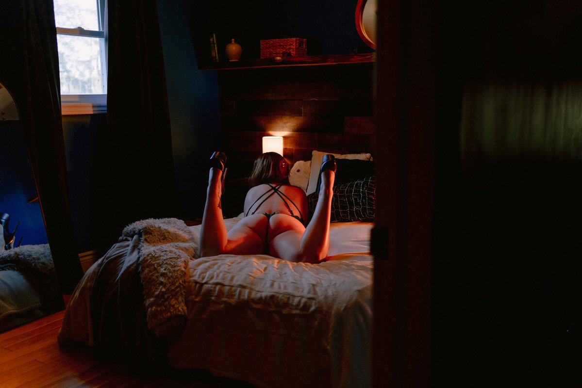 IVVXCVII's tweet image. 👀🫣 @mrslmaple 
#boudoir