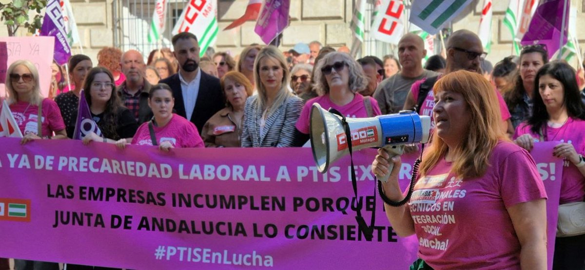 ccoomalaga's tweet photo. ✊ #PTIS de Málaga se han manifestado en la Delegación de gobierno de la Junta de Andalucía en su primera jornada de huelga

#CCOOMálaga denuncia que la Junta de Andalucía es conocedora de los incumplimientos de la empresa y no actúa

👉 https://t.co/h4yFLjdd6p https://t.co/77bRjWodOZ
