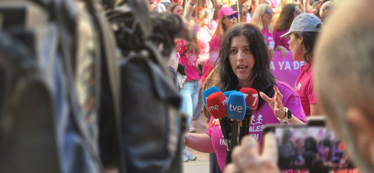 ccoomalaga's tweet photo. ✊ #PTIS de Málaga se han manifestado en la Delegación de gobierno de la Junta de Andalucía en su primera jornada de huelga

#CCOOMálaga denuncia que la Junta de Andalucía es conocedora de los incumplimientos de la empresa y no actúa

👉 https://t.co/h4yFLjdd6p https://t.co/77bRjWodOZ