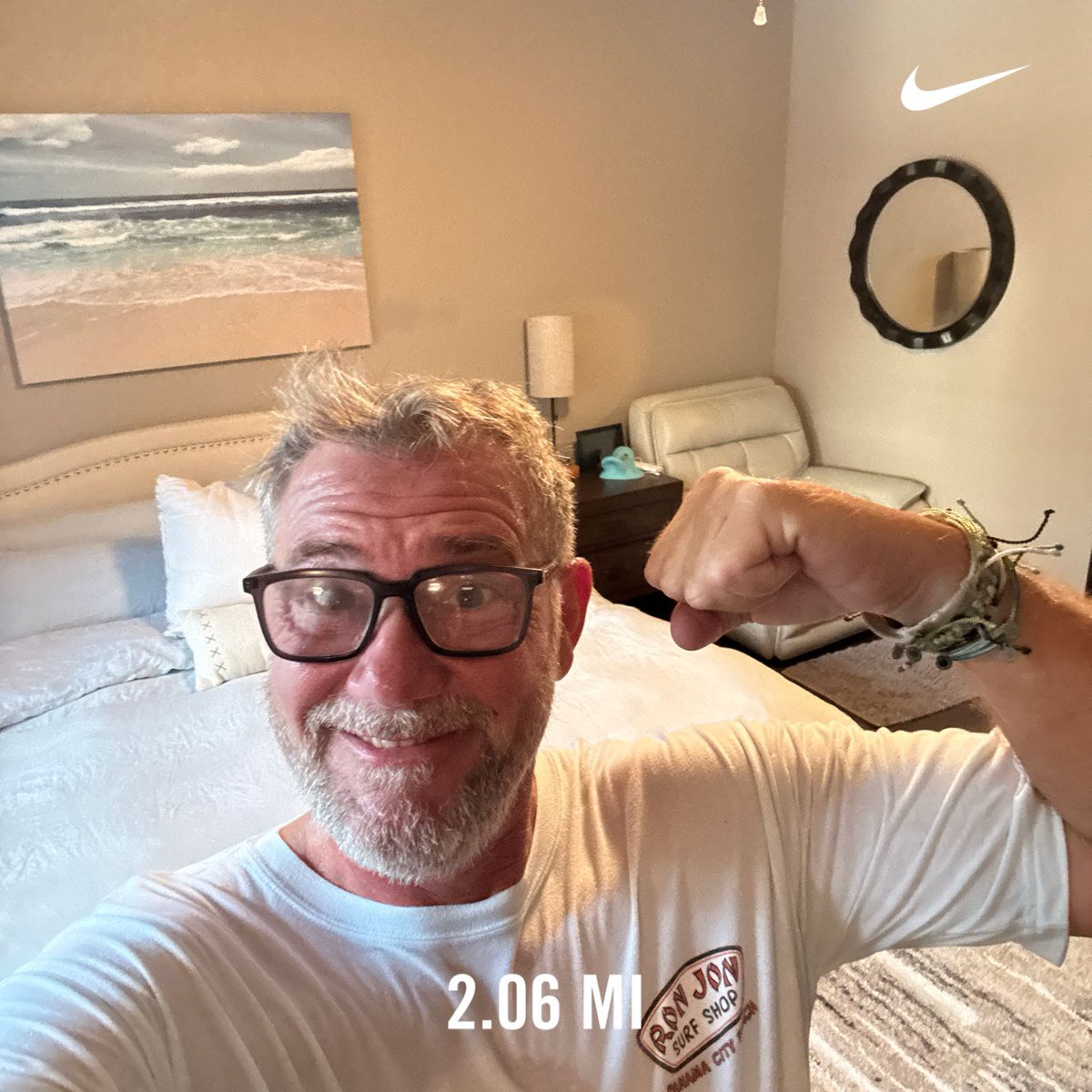 Captainsnow's tweet image. 🎤🎶”He was a hard-headed man, he was brutally handsome
And she was terminally pretty"

💪🏻
#happyhumpday #justdoit