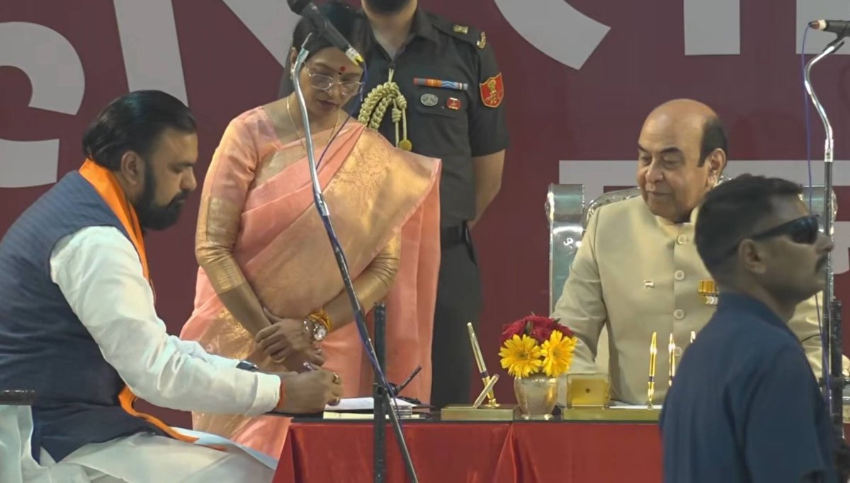 kalpanadevikota's tweet image. बिहार प्रदेश के माननीय मुख्यमंत्री के रूप में शपथ ग्रहण करने पर श्री सम्राट चौधरी @samrat4bjp जी तथा उपमुख्यमंत्री के रूप में श्री विजय कुमार चौधरी जी एवं श्री बिजेंद्र प्रसाद यादव जी को हार्दिक बधाई एवं शुभकामनाएं।

#SamratChaudhary #BiharBJP #BiharPolitics #BJP #NarendraModi