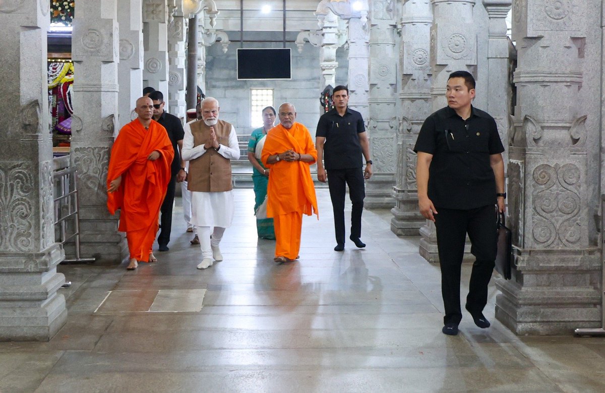 Narendra Modi tweet media