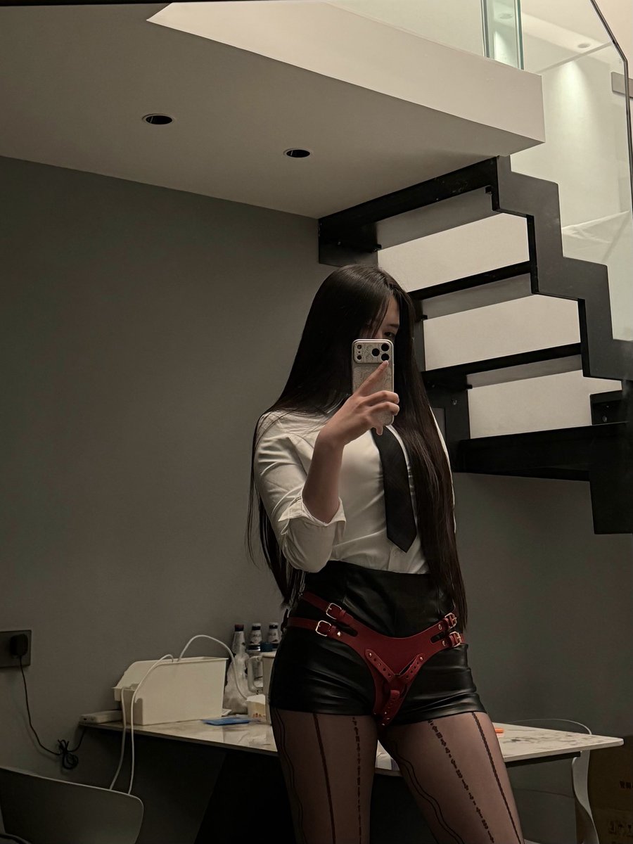 Bao50uus's tweet image. 立马要了你
#女s #四爱女攻 #iiii #御姐女s