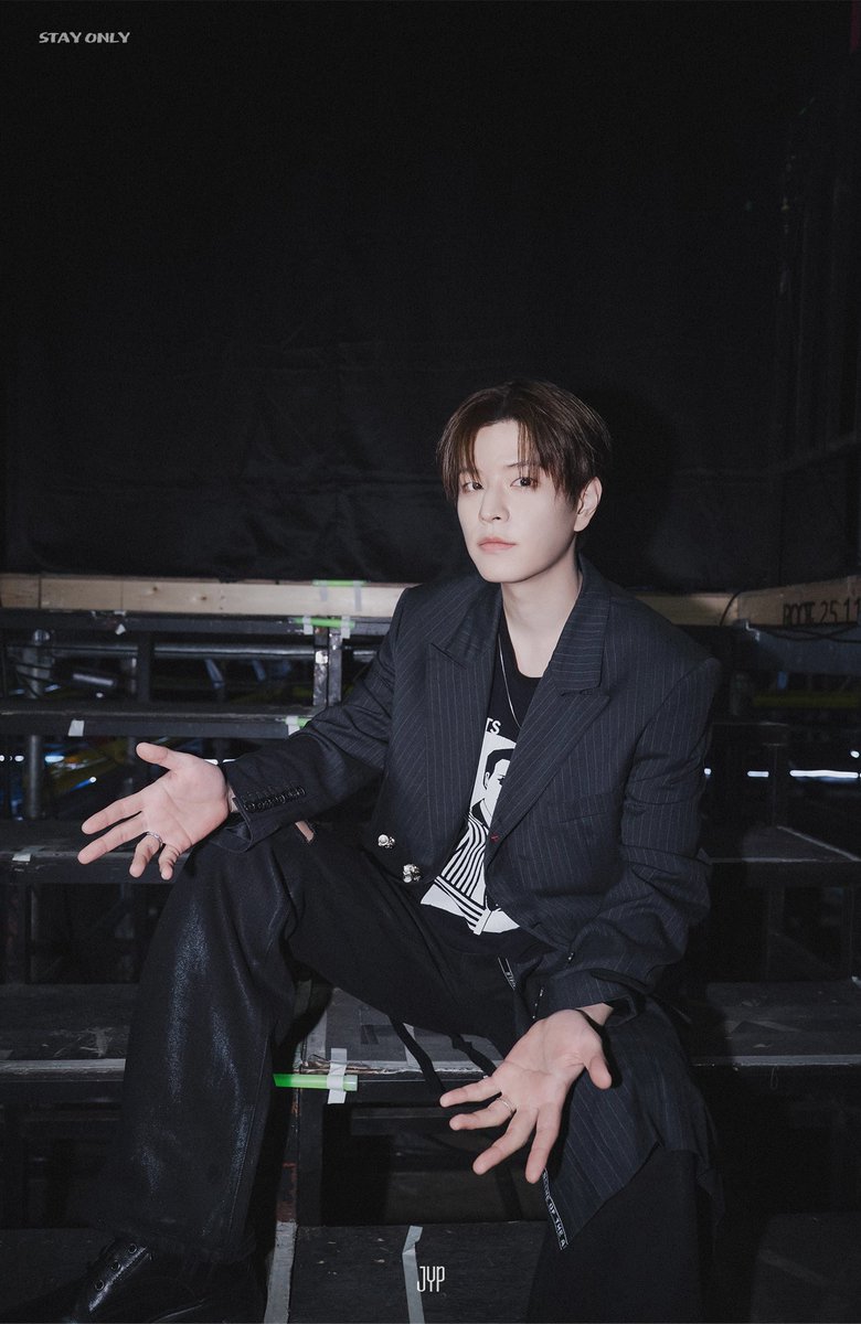 syuddya's tweet photo. 음 정말 잘생겻군 https://t.co/rl6IvQAr3V