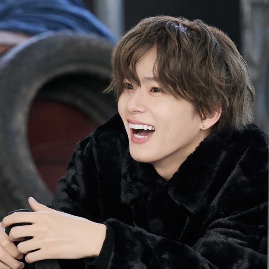 リーさん tweet media