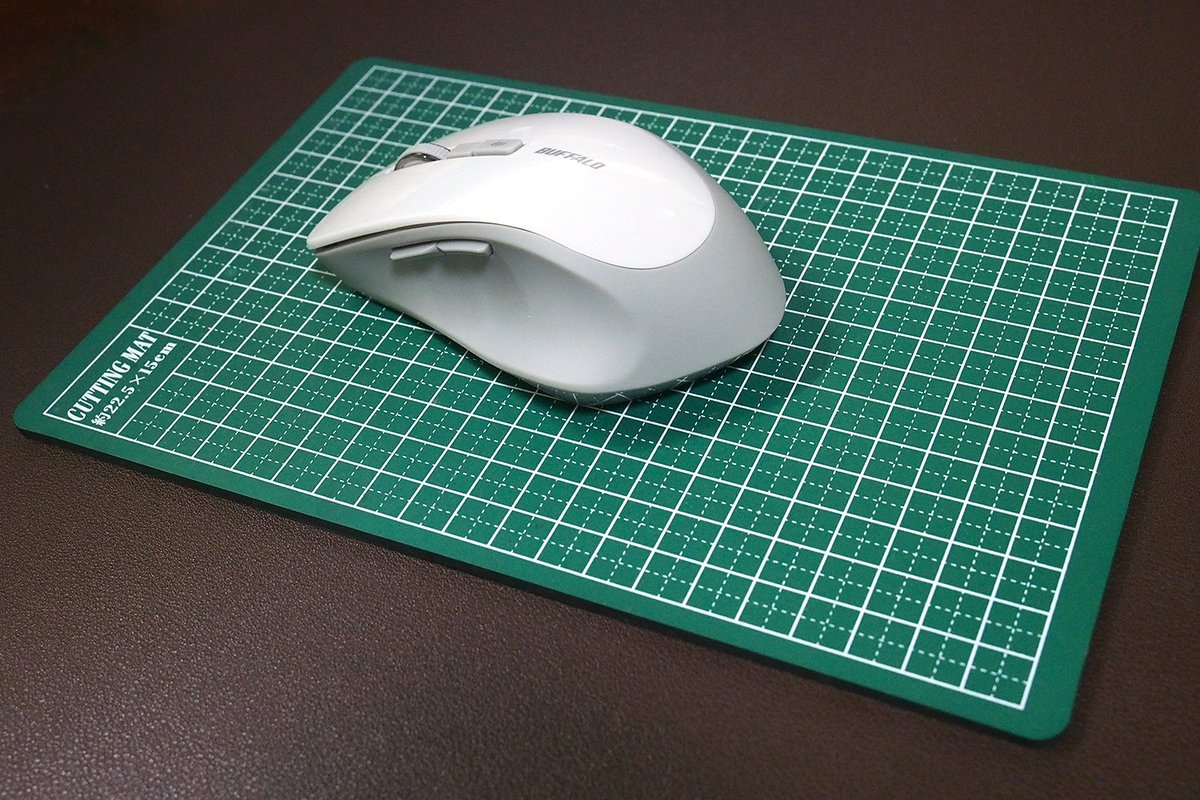 ついでにマウスパッドも変えました
滑り具合が私の好みにぴったりで
今まで使ってきたものの中で一番使い勝手が良いデス