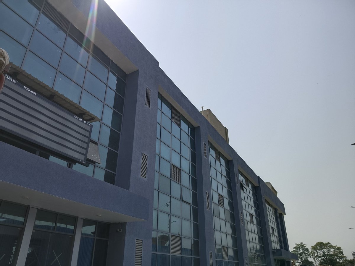 IndexBihar's tweet photo. Muzaffarpur Junction redevelopment moves ahead 🚧

Project cost: ₹442.01 crore

A major upgrade in the making for one of North Bihar’s key railway stations. https://t.co/agpTK4Ko4n